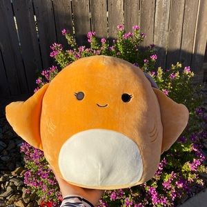 Halton the Stingray Summer 2022 11/12 Inch Squishmallow (Creased tag)